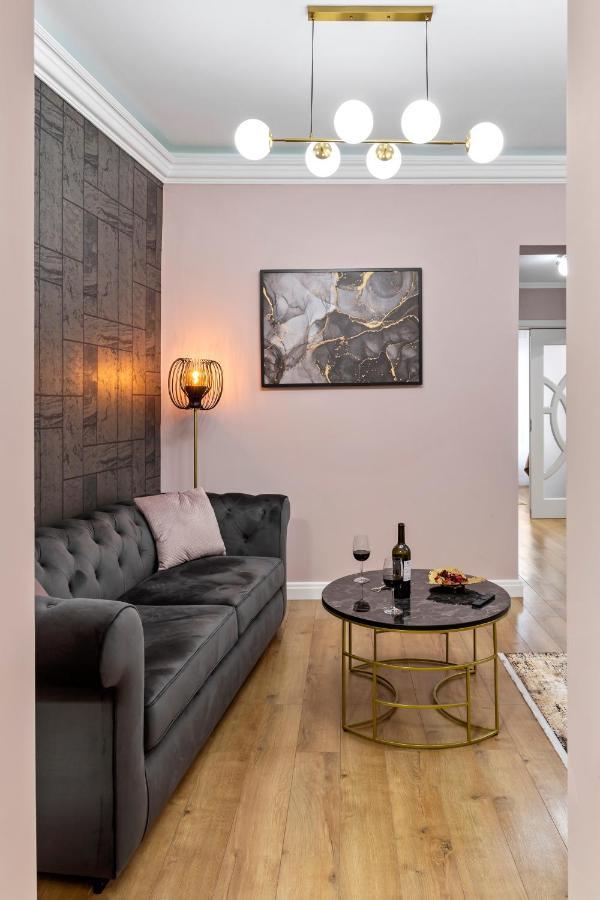 Coquet By Art City Bukares Bagian luar foto